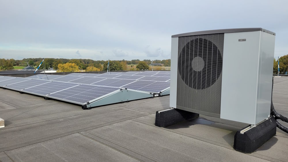 De nieuwe showroom is volledig energieneutraal en voorzien van een warmtepomp.